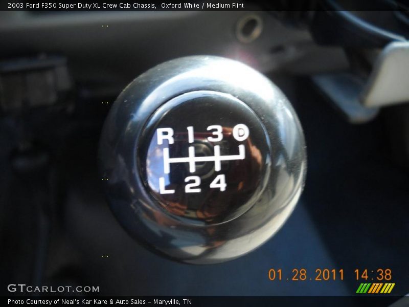  2003 F350 Super Duty XL Crew Cab Chassis 5 Speed Manual Shifter