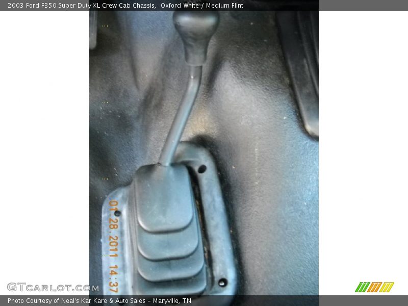 Oxford White / Medium Flint 2003 Ford F350 Super Duty XL Crew Cab Chassis