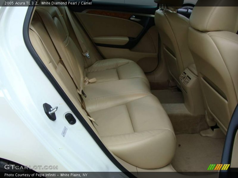 White Diamond Pearl / Camel 2005 Acura TL 3.2
