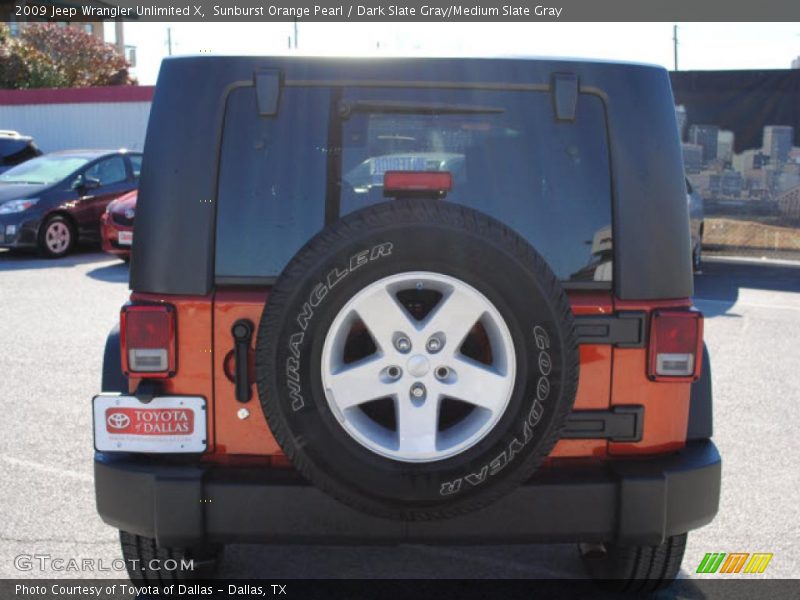 Sunburst Orange Pearl / Dark Slate Gray/Medium Slate Gray 2009 Jeep Wrangler Unlimited X