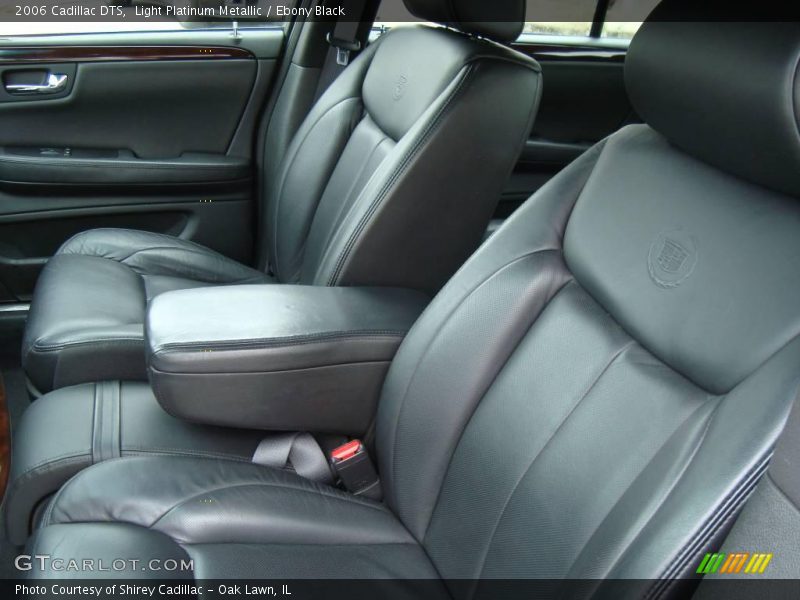 Light Platinum Metallic / Ebony Black 2006 Cadillac DTS
