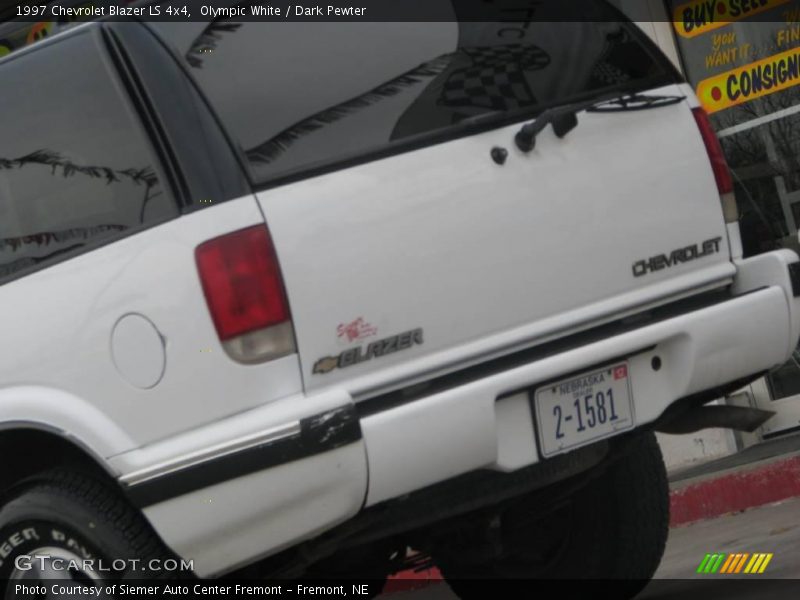 Olympic White / Dark Pewter 1997 Chevrolet Blazer LS 4x4