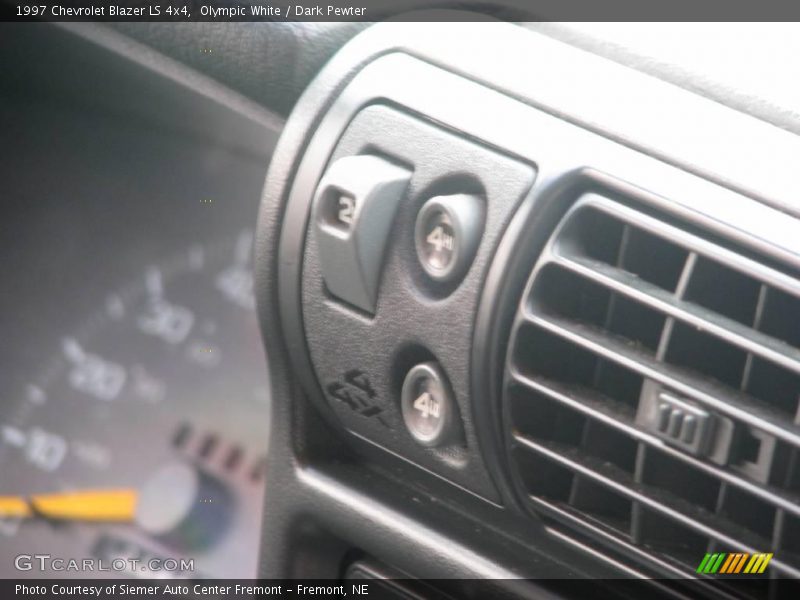 Olympic White / Dark Pewter 1997 Chevrolet Blazer LS 4x4