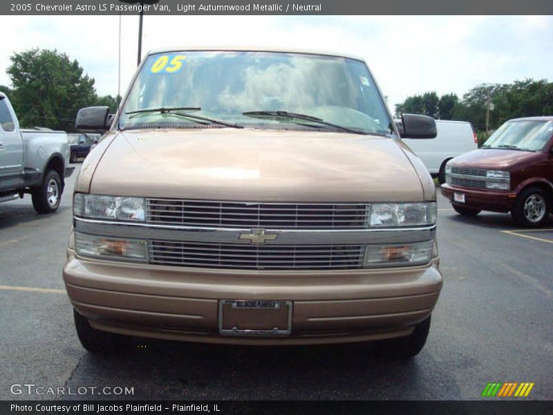 Light Autumnwood Metallic / Neutral 2005 Chevrolet Astro LS Passenger Van