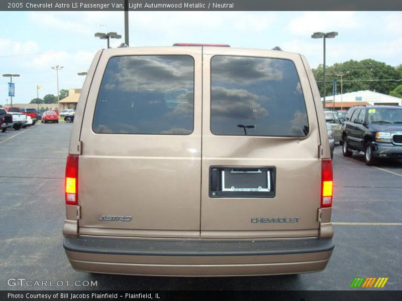 Light Autumnwood Metallic / Neutral 2005 Chevrolet Astro LS Passenger Van