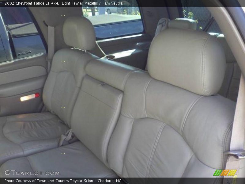 Light Pewter Metallic / Tan/Neutral 2002 Chevrolet Tahoe LT 4x4
