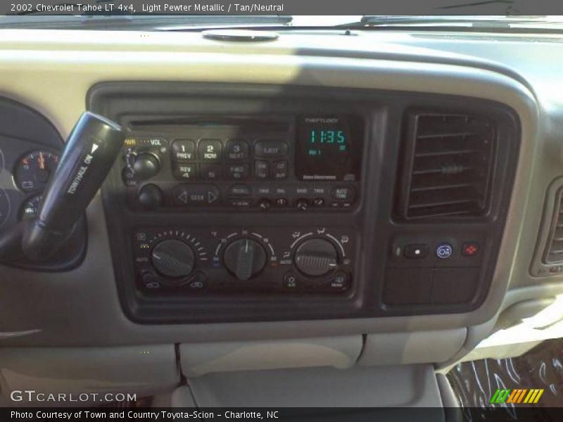 Light Pewter Metallic / Tan/Neutral 2002 Chevrolet Tahoe LT 4x4