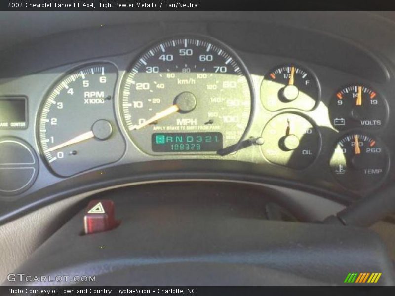 Light Pewter Metallic / Tan/Neutral 2002 Chevrolet Tahoe LT 4x4