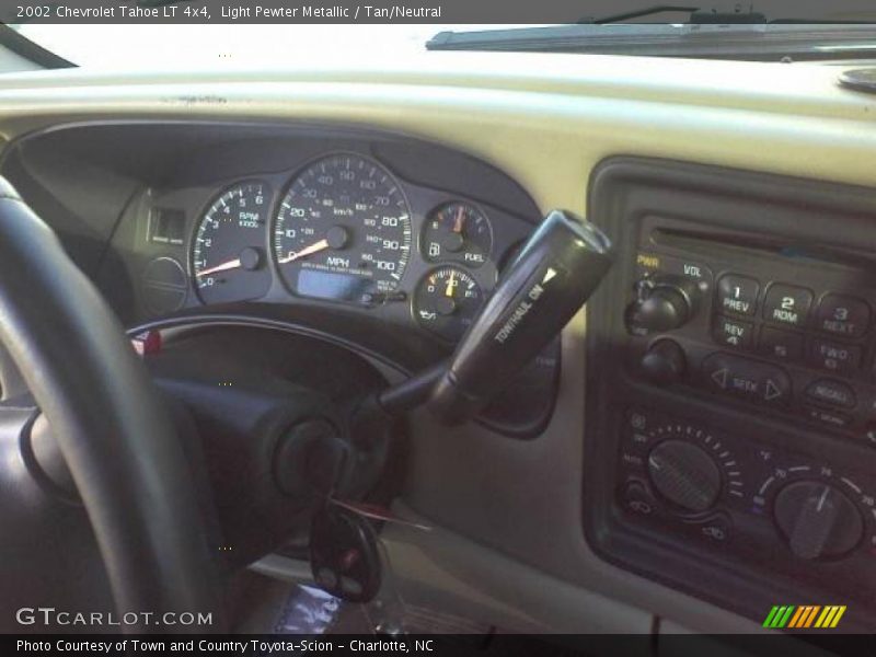 Light Pewter Metallic / Tan/Neutral 2002 Chevrolet Tahoe LT 4x4