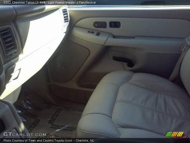 Light Pewter Metallic / Tan/Neutral 2002 Chevrolet Tahoe LT 4x4