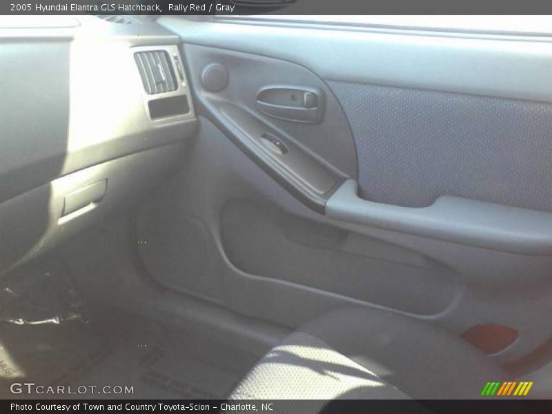 Rally Red / Gray 2005 Hyundai Elantra GLS Hatchback