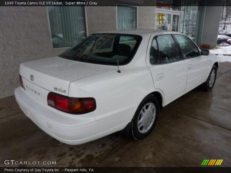 Super White / Gray 1996 Toyota Camry XLE V6 Sedan