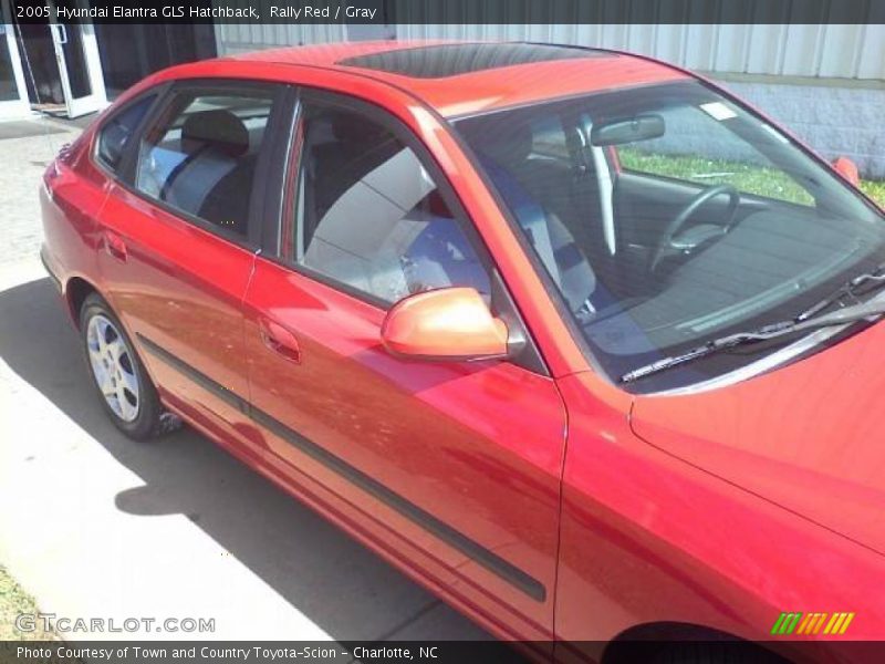 Rally Red / Gray 2005 Hyundai Elantra GLS Hatchback