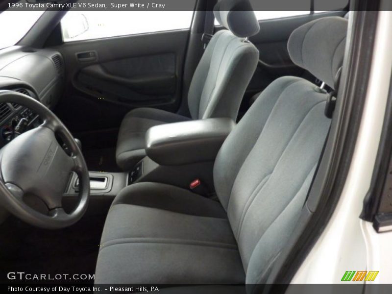 Super White / Gray 1996 Toyota Camry XLE V6 Sedan