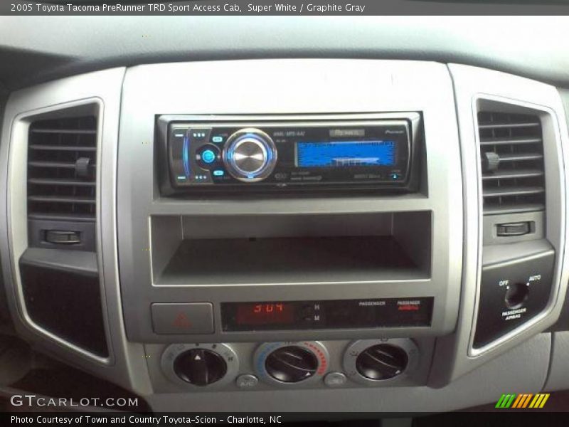 Super White / Graphite Gray 2005 Toyota Tacoma PreRunner TRD Sport Access Cab