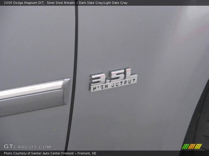 Silver Steel Metallic / Dark Slate Gray/Light Slate Gray 2006 Dodge Magnum SXT