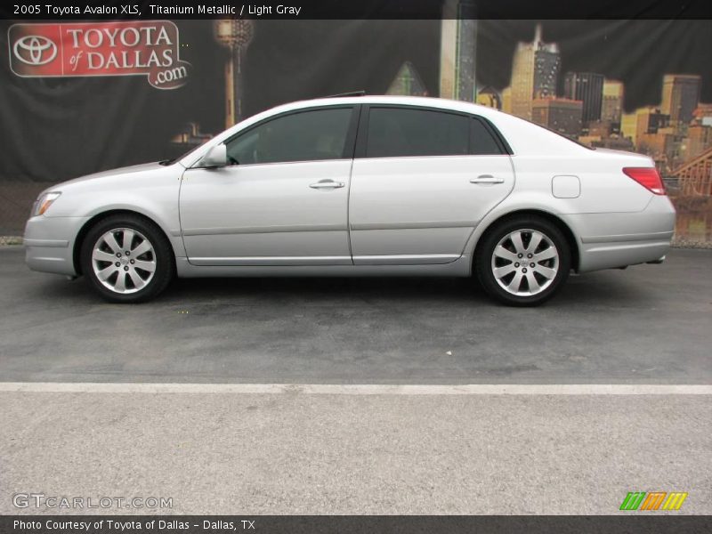 Titanium Metallic / Light Gray 2005 Toyota Avalon XLS