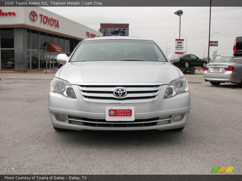 Titanium Metallic / Light Gray 2005 Toyota Avalon XLS