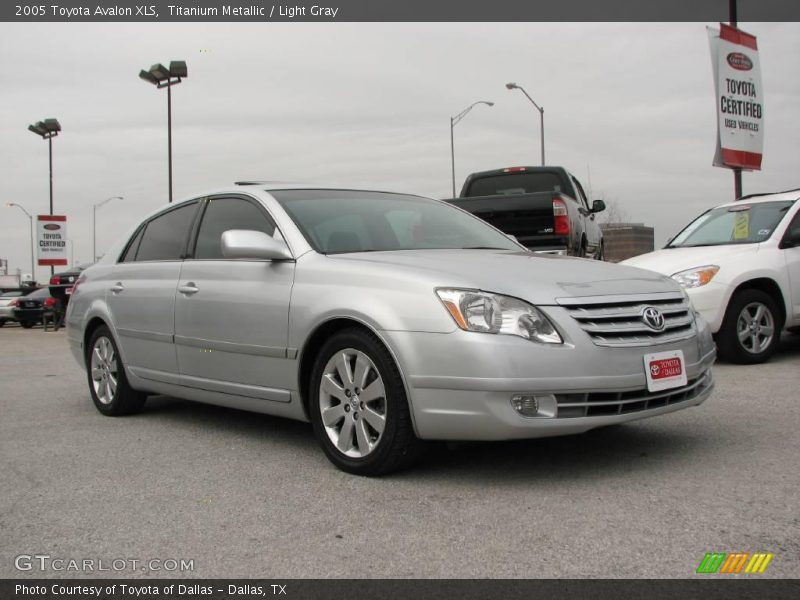 Titanium Metallic / Light Gray 2005 Toyota Avalon XLS