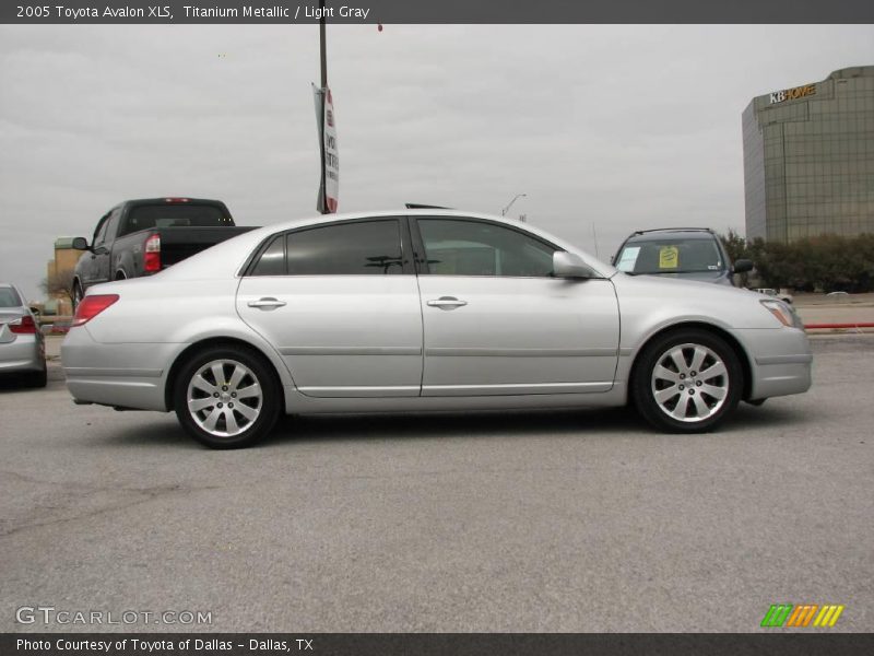 Titanium Metallic / Light Gray 2005 Toyota Avalon XLS