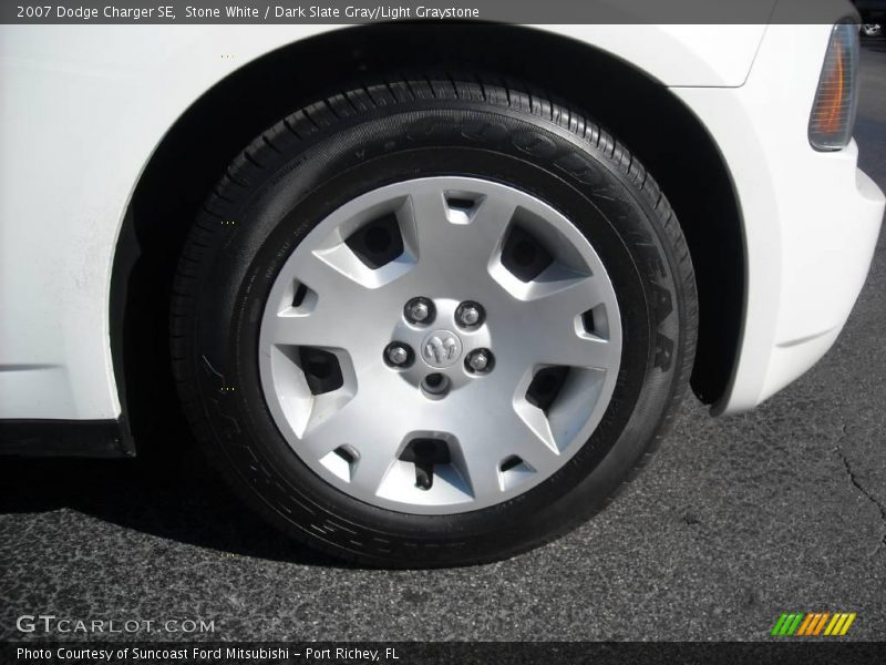 Stone White / Dark Slate Gray/Light Graystone 2007 Dodge Charger SE
