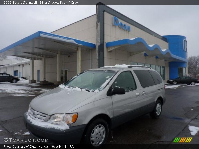Silver Shadow Pearl / Gray 2002 Toyota Sienna LE
