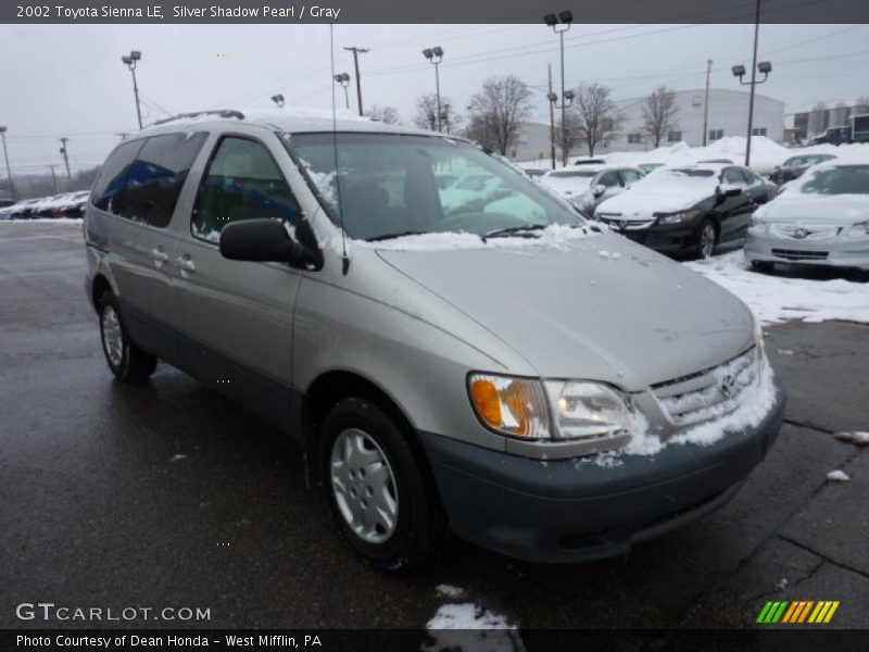 Silver Shadow Pearl / Gray 2002 Toyota Sienna LE