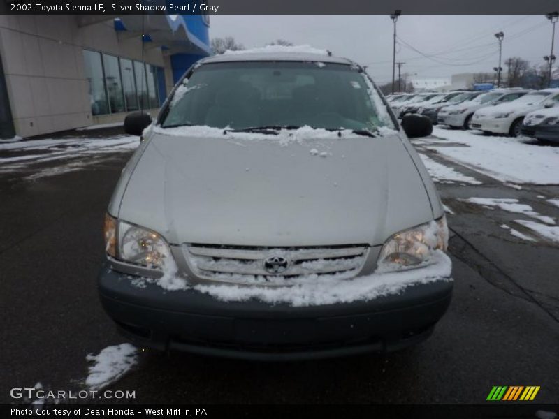 Silver Shadow Pearl / Gray 2002 Toyota Sienna LE