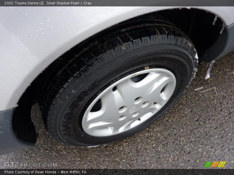 Silver Shadow Pearl / Gray 2002 Toyota Sienna LE