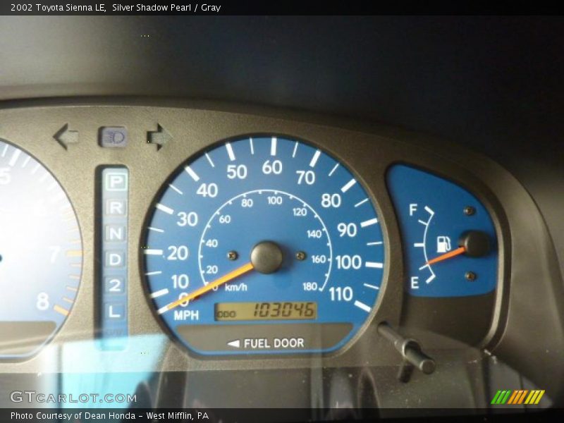 Silver Shadow Pearl / Gray 2002 Toyota Sienna LE