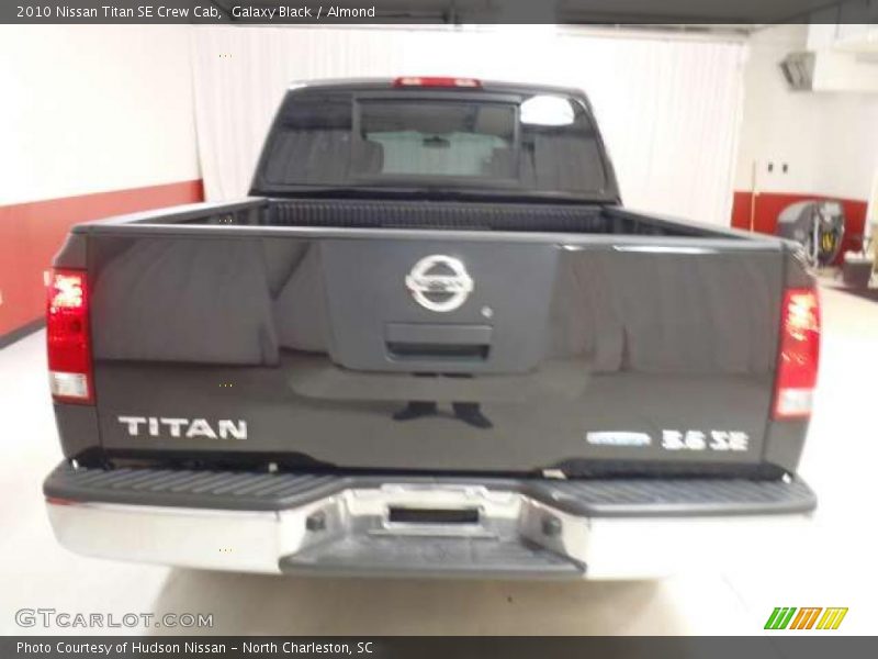 Galaxy Black / Almond 2010 Nissan Titan SE Crew Cab