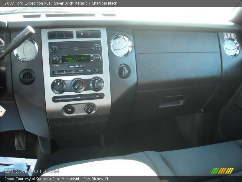 Silver Birch Metallic / Charcoal Black 2007 Ford Expedition XLT
