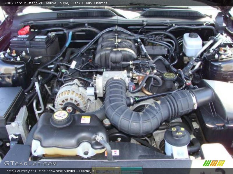 Black / Dark Charcoal 2007 Ford Mustang V6 Deluxe Coupe