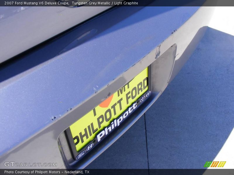 Tungsten Grey Metallic / Light Graphite 2007 Ford Mustang V6 Deluxe Coupe