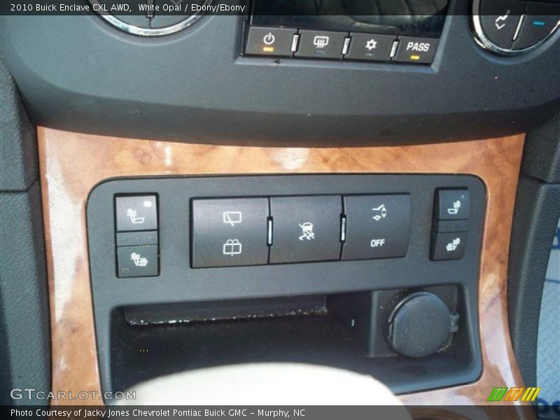 White Opal / Ebony/Ebony 2010 Buick Enclave CXL AWD