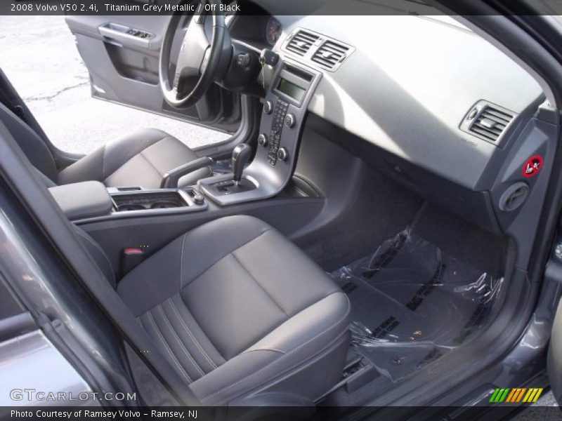  2008 V50 2.4i Off Black Interior