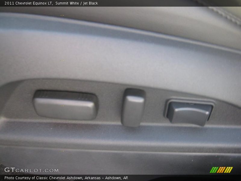 Summit White / Jet Black 2011 Chevrolet Equinox LT
