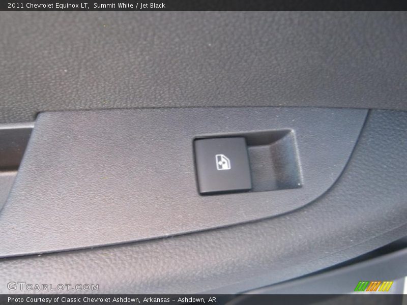 Summit White / Jet Black 2011 Chevrolet Equinox LT
