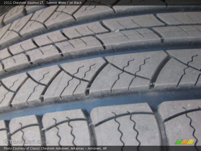 Summit White / Jet Black 2011 Chevrolet Equinox LT