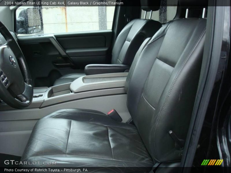 Galaxy Black / Graphite/Titanium 2004 Nissan Titan LE King Cab 4x4