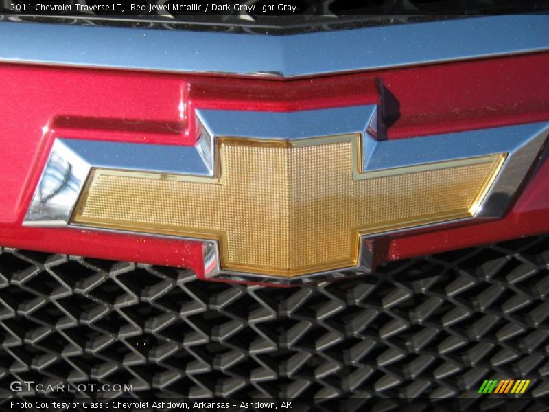 Red Jewel Metallic / Dark Gray/Light Gray 2011 Chevrolet Traverse LT