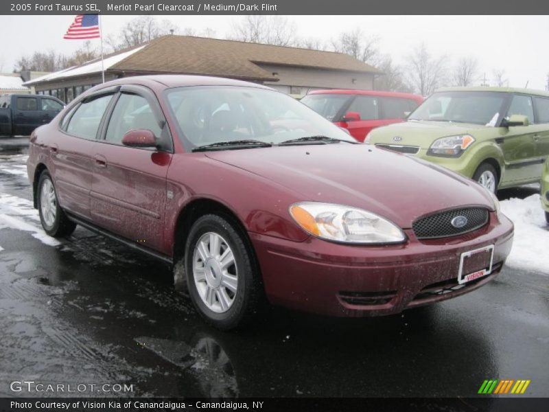 Merlot Pearl Clearcoat / Medium/Dark Flint 2005 Ford Taurus SEL