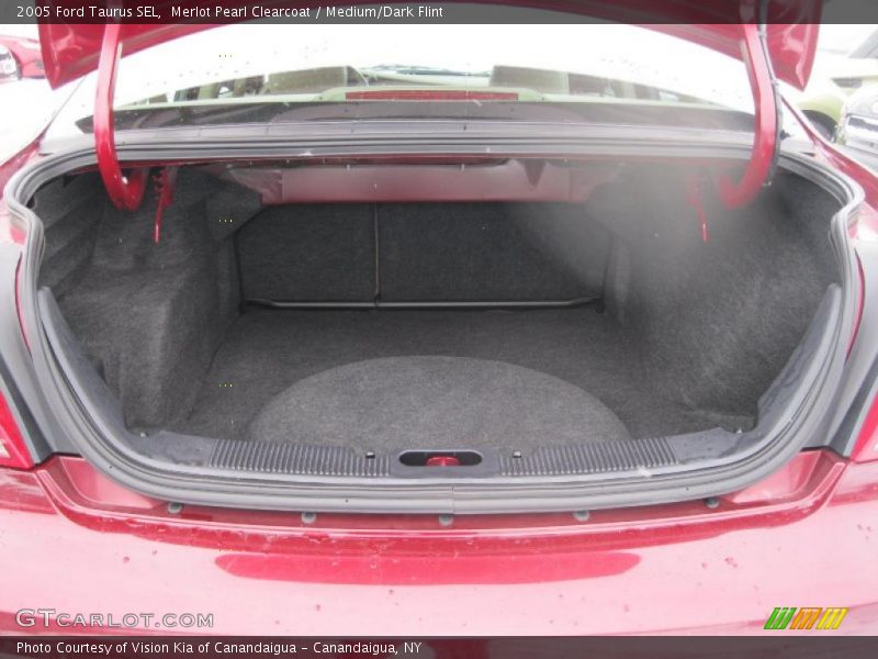  2005 Taurus SEL Wheel