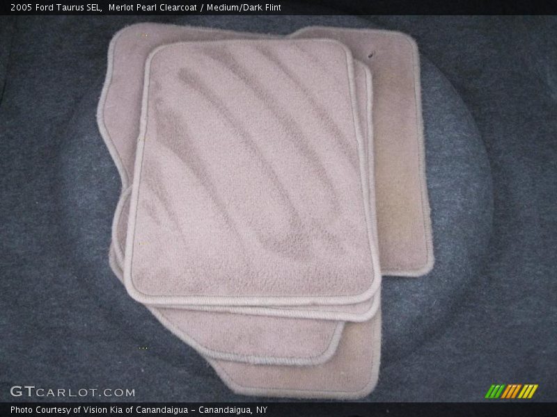 Merlot Pearl Clearcoat / Medium/Dark Flint 2005 Ford Taurus SEL