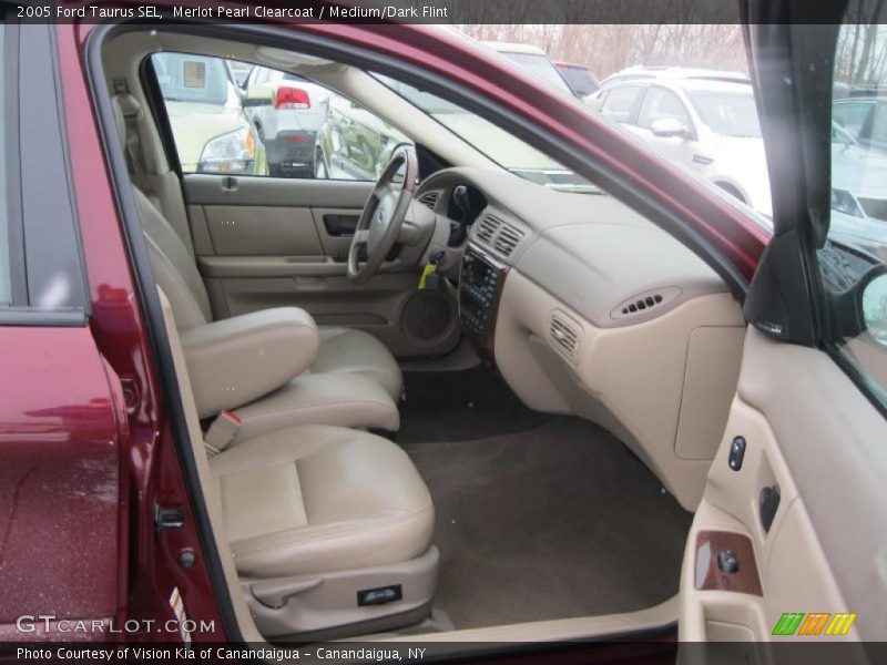 Merlot Pearl Clearcoat / Medium/Dark Flint 2005 Ford Taurus SEL
