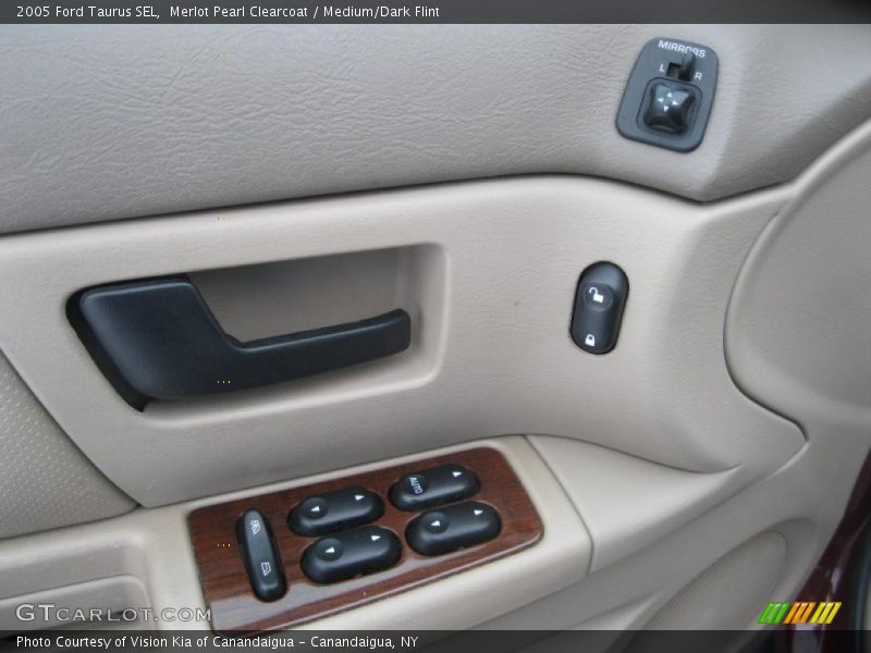 Merlot Pearl Clearcoat / Medium/Dark Flint 2005 Ford Taurus SEL