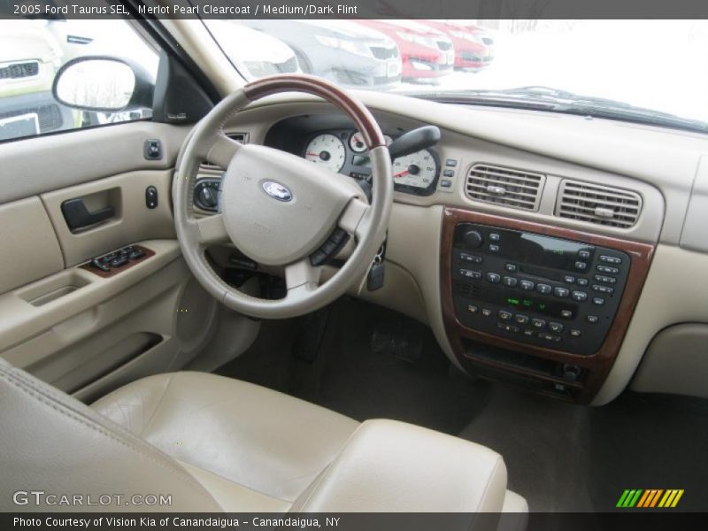 Merlot Pearl Clearcoat / Medium/Dark Flint 2005 Ford Taurus SEL