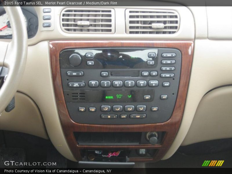 Controls of 2005 Taurus SEL