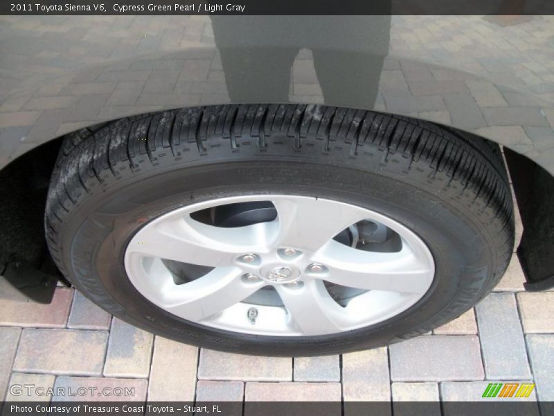 Cypress Green Pearl / Light Gray 2011 Toyota Sienna V6