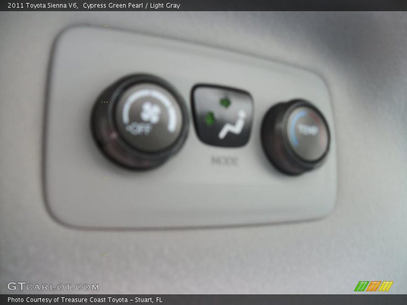 Cypress Green Pearl / Light Gray 2011 Toyota Sienna V6